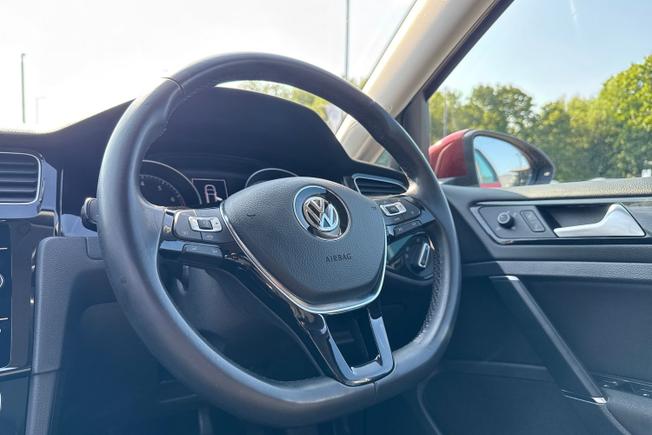 VOLKSWAGEN Golf Photo 26