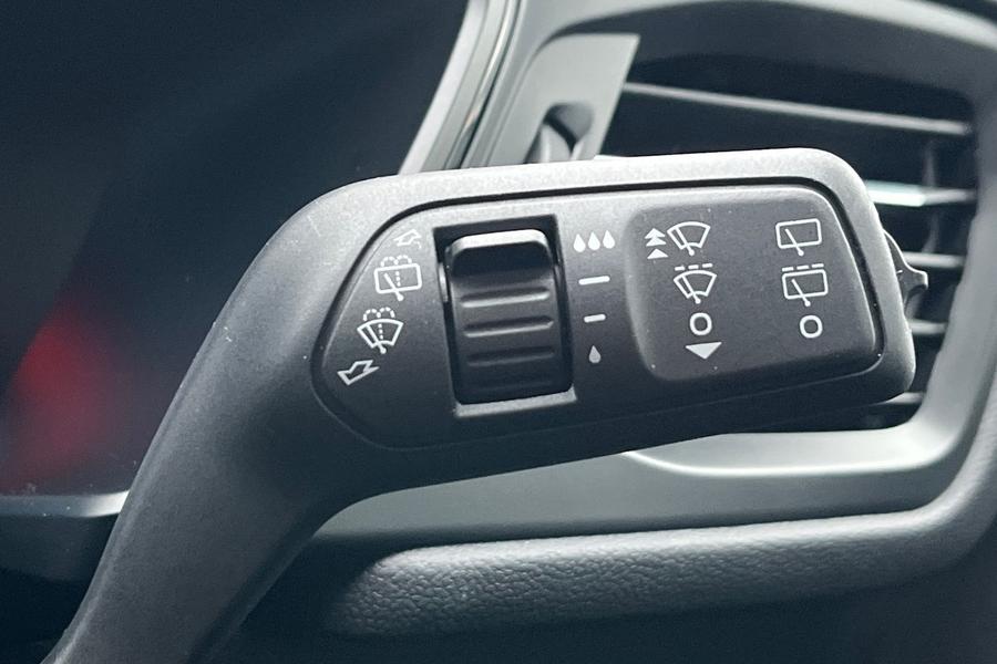 Ford KUGA Photo autoimg-f3306f640f98bfdf5c93f891337a159d2ed61999.jpg