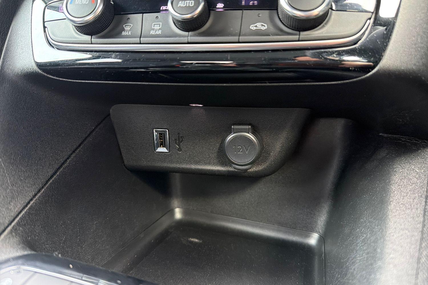 Vauxhall CORSA Photo 24