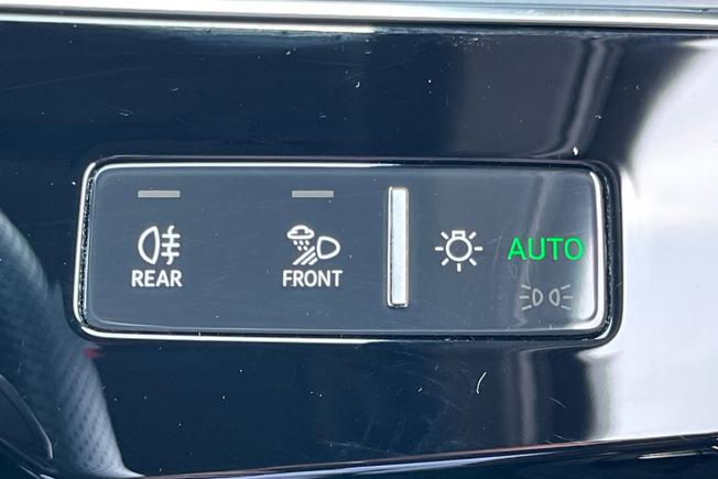 AUDI E-Tron Photo 32