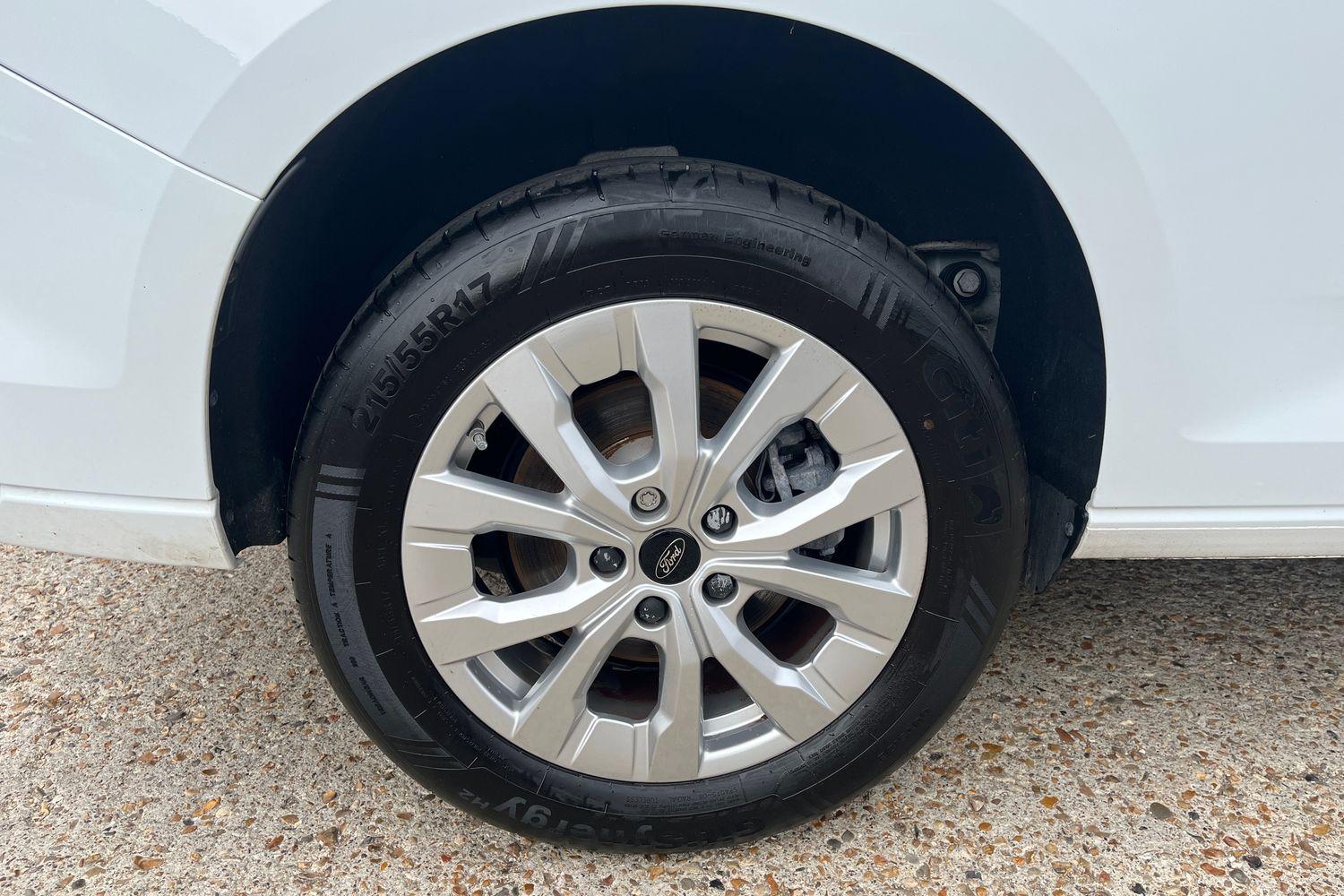 Ford TRANSIT CONNECT Photo 40