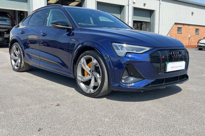AUDI E-Tron S Photo 22