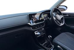 VOLKSWAGEN T-Cross Photo 2