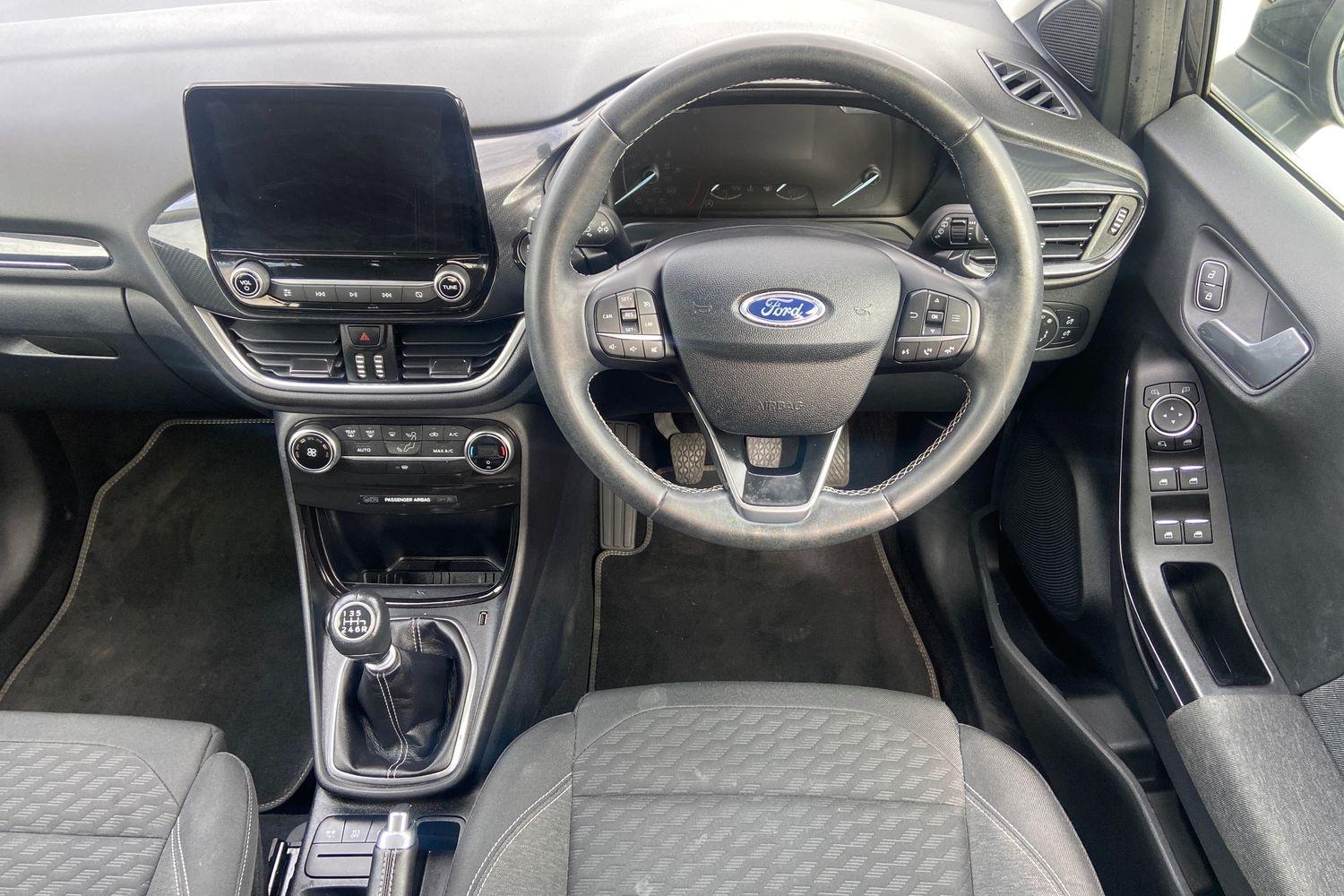 Ford PUMA Photo 10