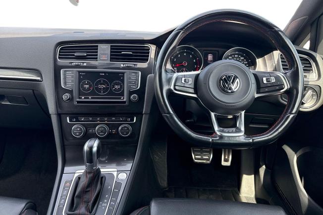 VOLKSWAGEN Golf Photo 11