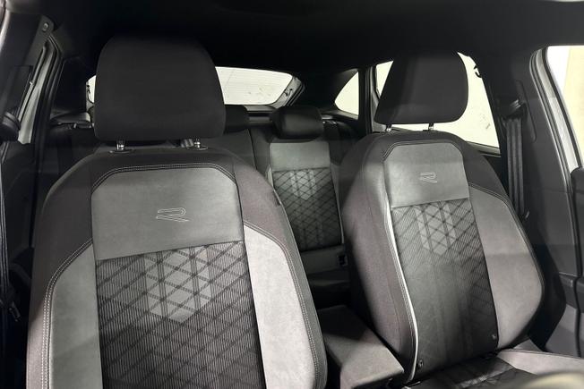 VOLKSWAGEN Taigo Photo 25