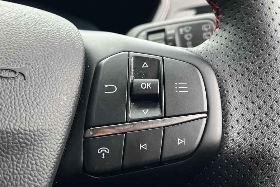 Ford Kuga Photo autoimg-f34ed9a4393bfb109871bb0c6bf81f62b730e276.jpg