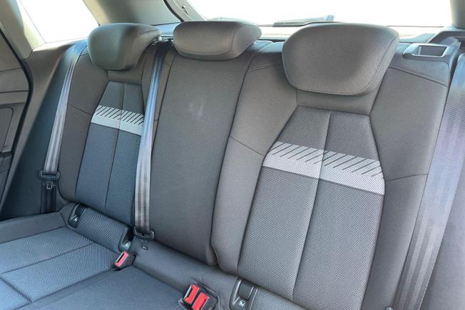AUDI Q4 E-Tron Photo 9