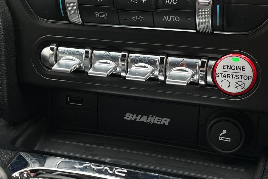 Ford MUSTANG Photo autoimg-f354fa8710b759506896bb165e33739975c030de.jpg