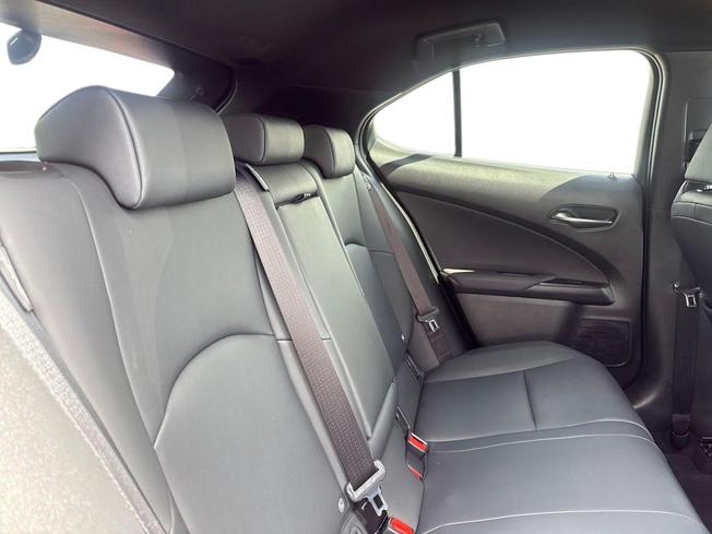 LEXUS Ux Photo 9