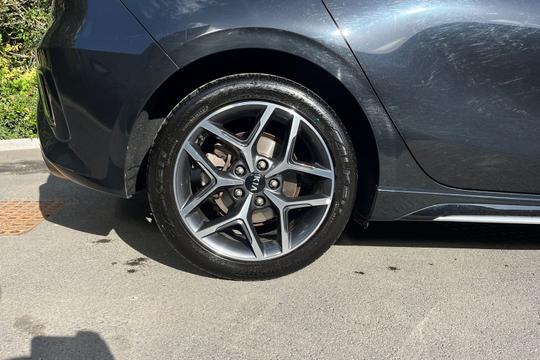 Kia Ceed Photo autoimg-f35a39705656fdba7eed2b6eb8d684284040af3c.jpg