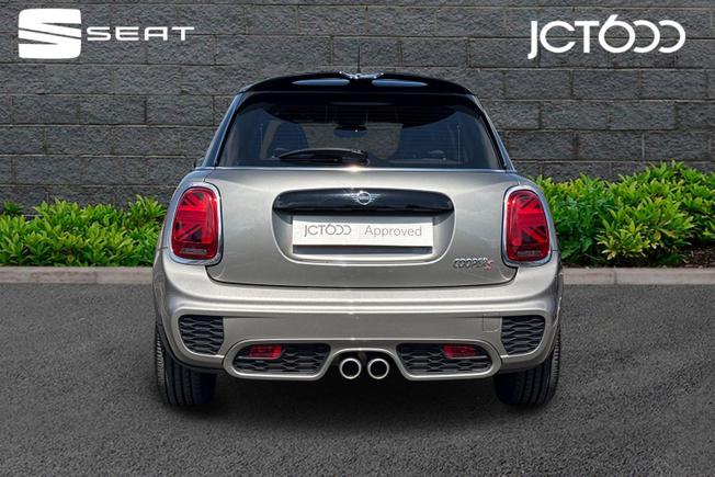 MINI Hatch Photo 7