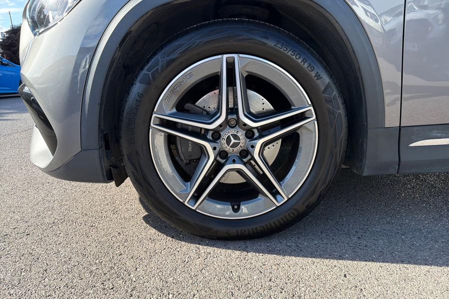 Mercedes-Benz GLA Photo autoimg-f35b10ba79257fcfd9e13d5ed18848aef3a1c52a.jpg