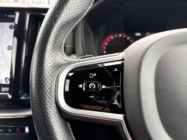 VOLVO XC60 Photo 16