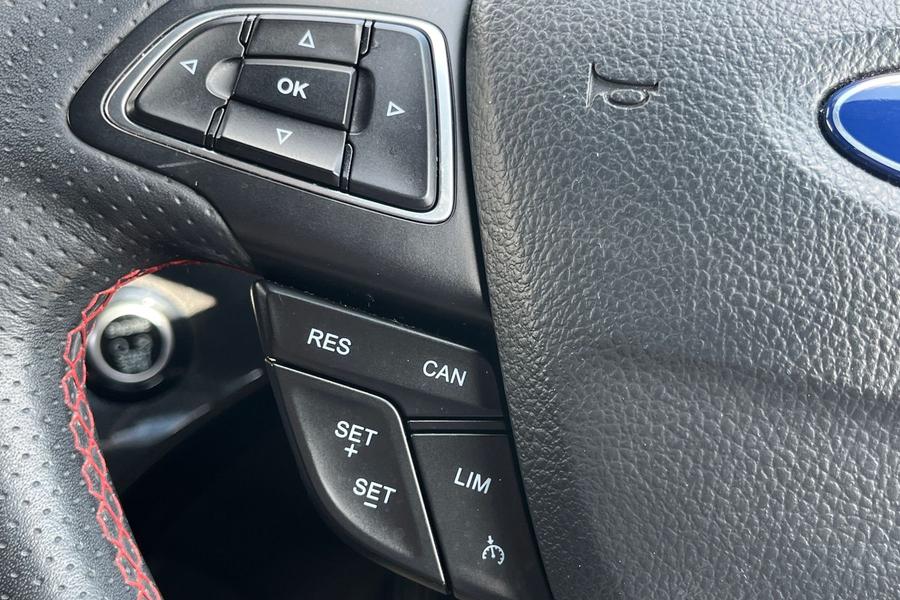 Ford Kuga Photo autoimg-f360c9d0bf5e190882e68b4c636b8263515e0a8b.jpg