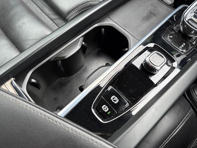 VOLVO XC60 Photo 57