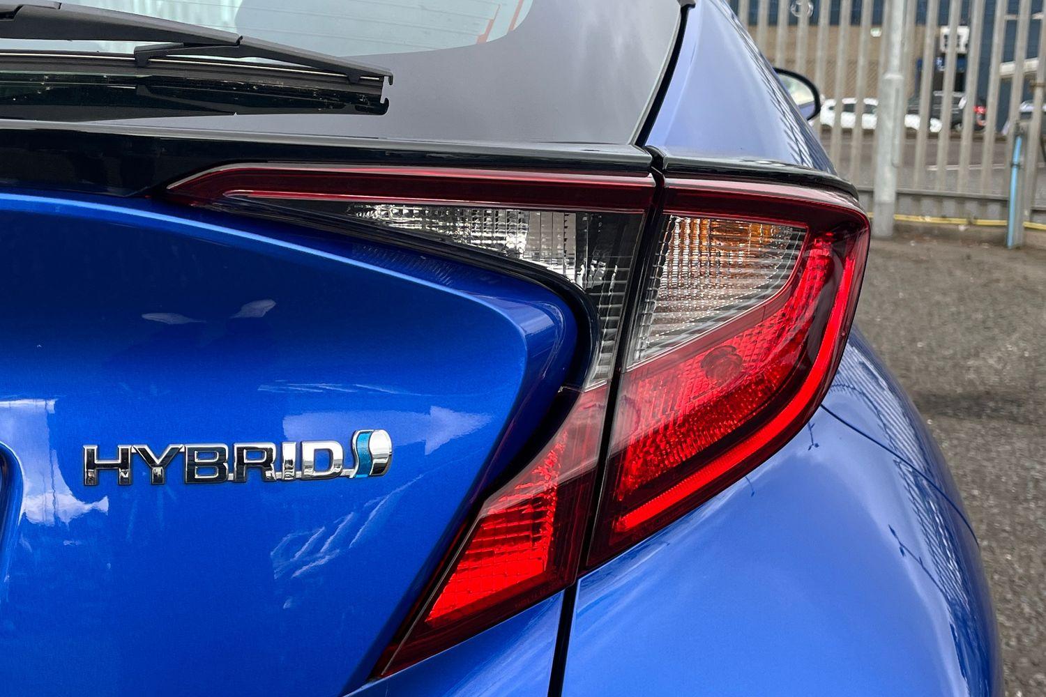 Toyota C-HR Photo 26