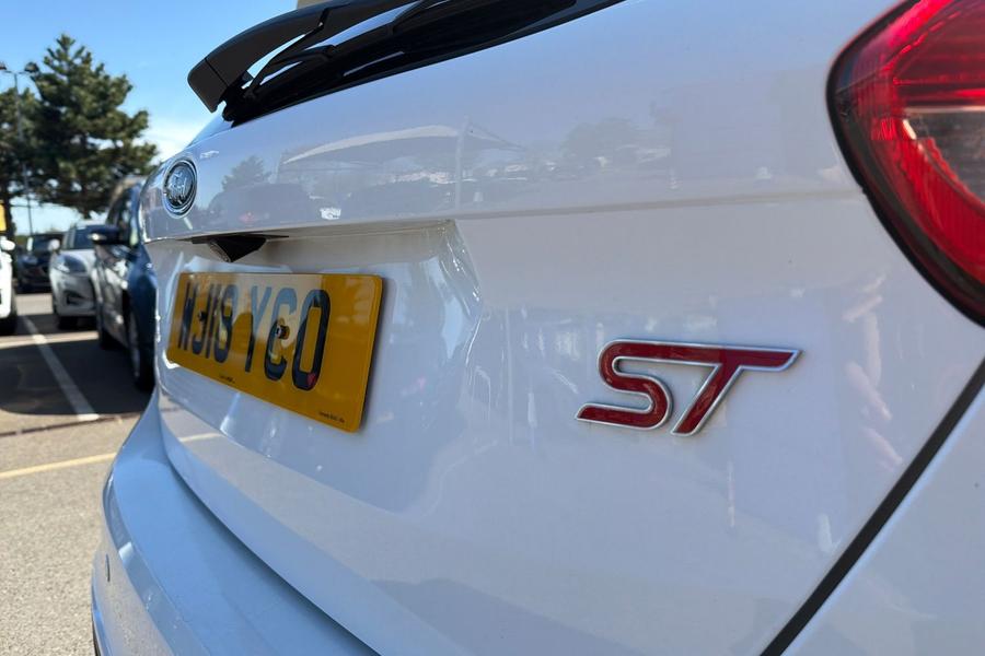 Ford FOCUS Photo autoimg-f3700b705597a494b66198689a3f88bb66579eac.jpg
