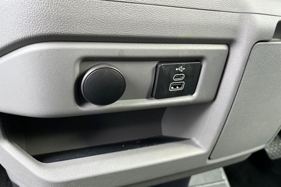 Used Ford TRANSIT CUSTOM WV25RMO 32