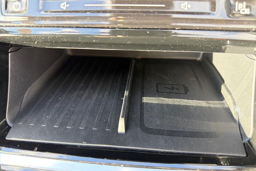 Ford EXPLORER Photo autoimg-f37cd94438ac6b7f1a4f67eadb6bd4fdf9d74869.jpg
