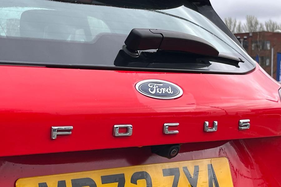 Ford FOCUS Photo autoimg-f37f3d9d4ef71884bbf0efe9404afe8a48919bc5.jpg