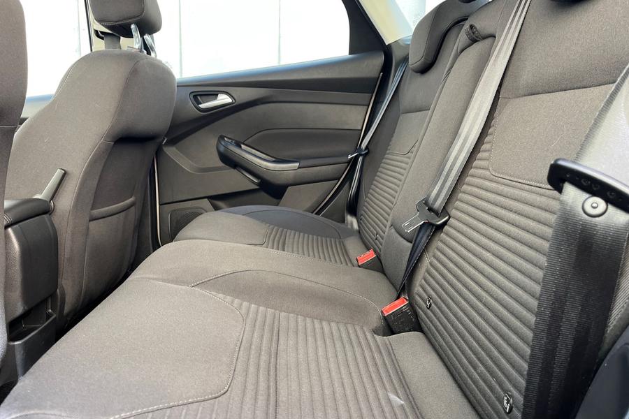 FORD FOCUS Photo autoimg-f380bfc7177a1895a56c8369fd03db031b29d2bc.jpg