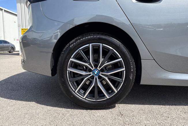 BMW 2 Series Photo 21