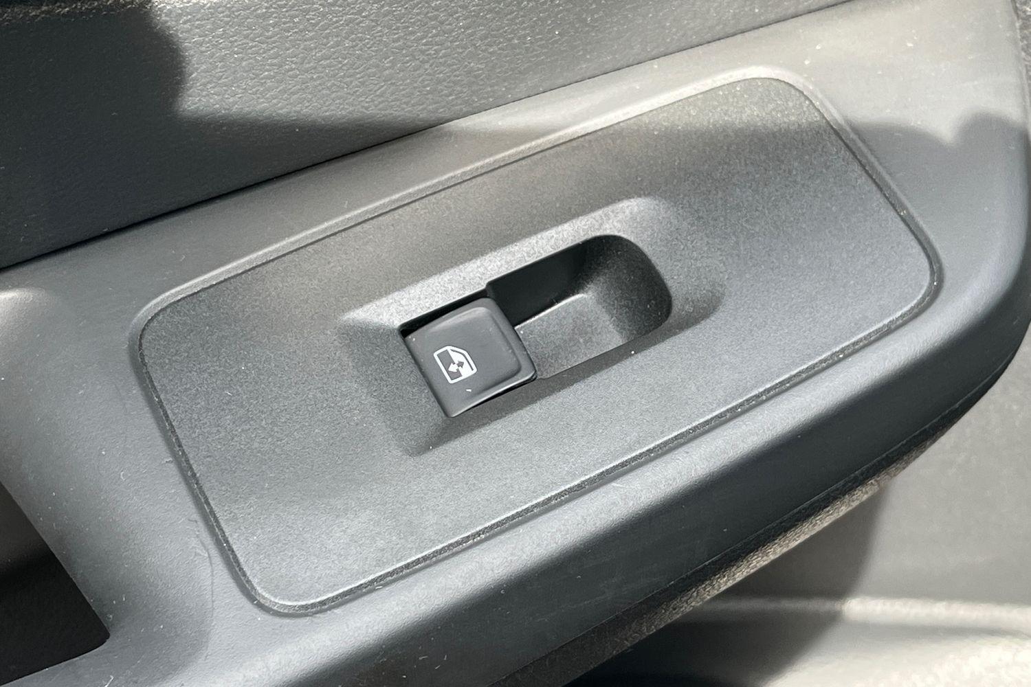 Ford TRANSIT CONNECT Photo 40