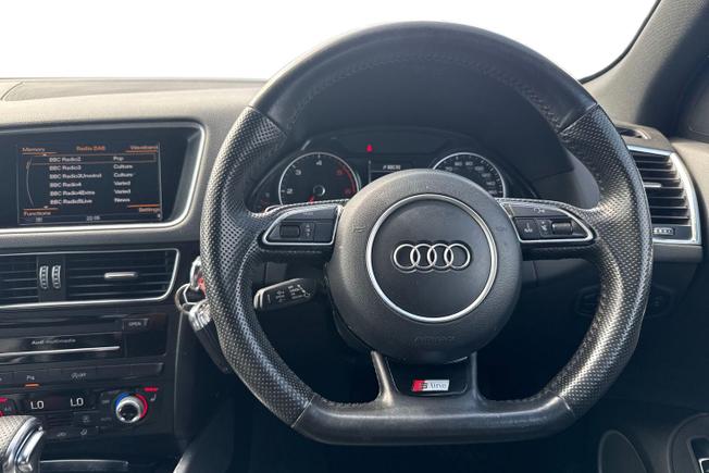 AUDI Q5 Photo 11