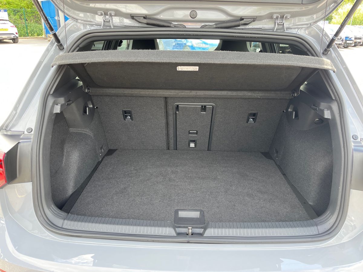 Volkswagen Golf Photo 21
