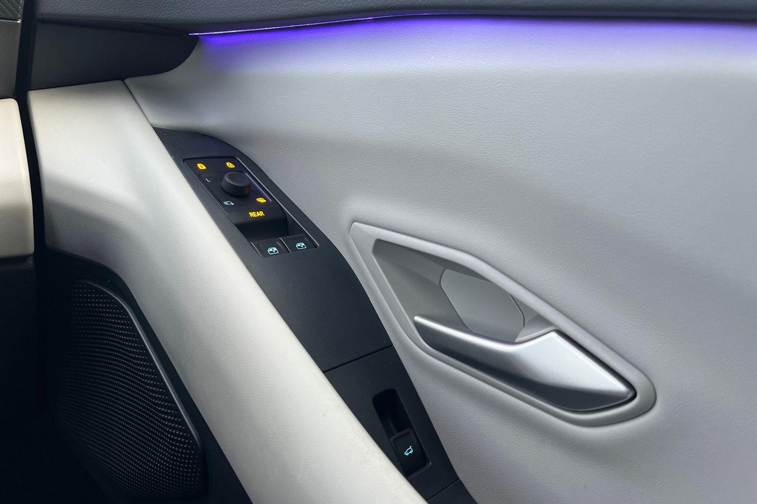 Ford Explorer Photo 15