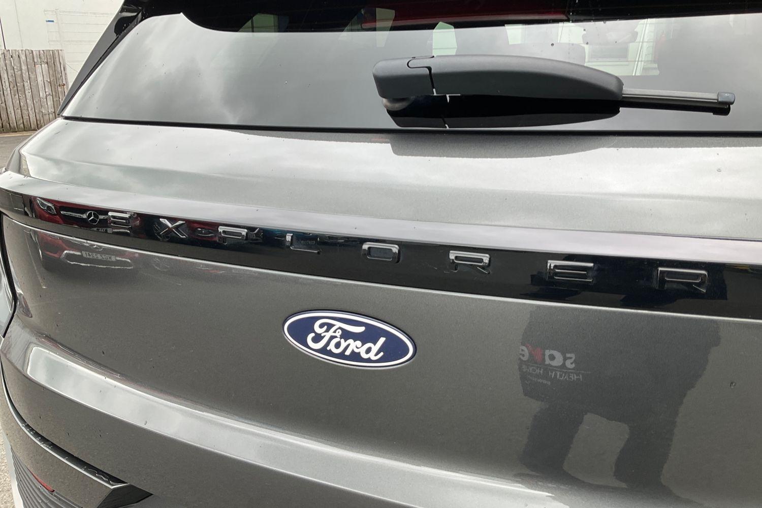 Ford Explorer Photo 39