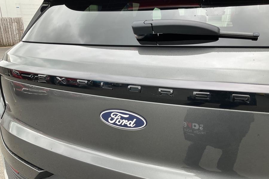 Ford Explorer Photo autoimg-f3932fbdbae000d6aad22d8514e60d8ea9b1bf30.jpg