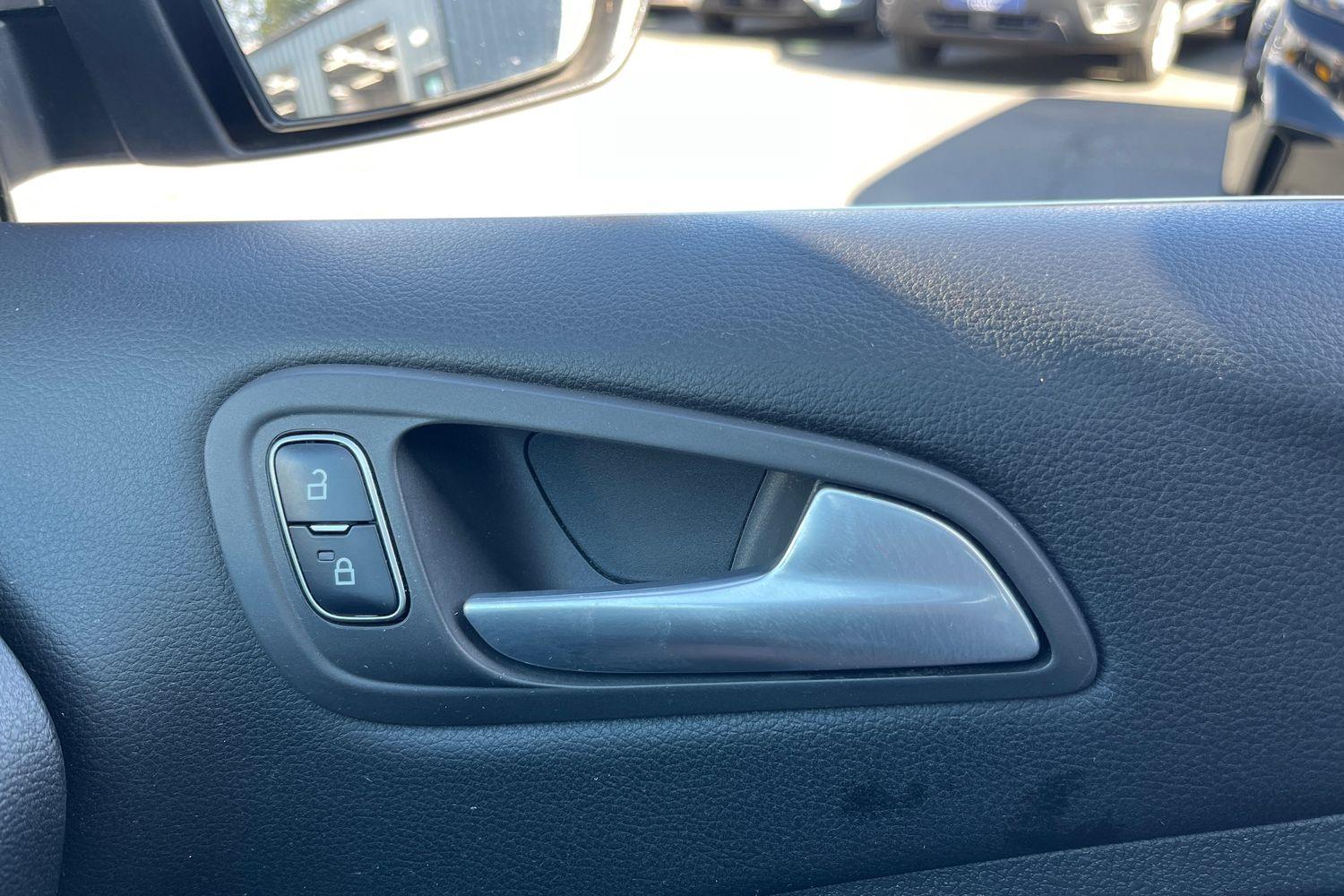 Ford GRAND C-MAX Photo 39