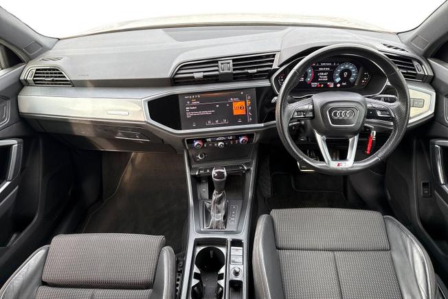 AUDI Q3 Photo 10