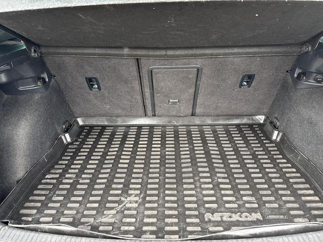 VOLKSWAGEN Golf Photo 12