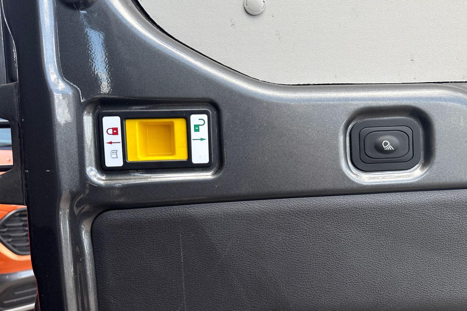 Ford TRANSIT Photo 13
