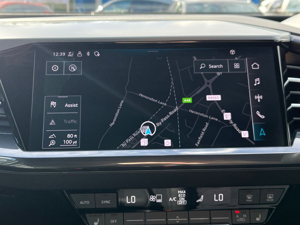 Audi Q4 e-tron Photo 10