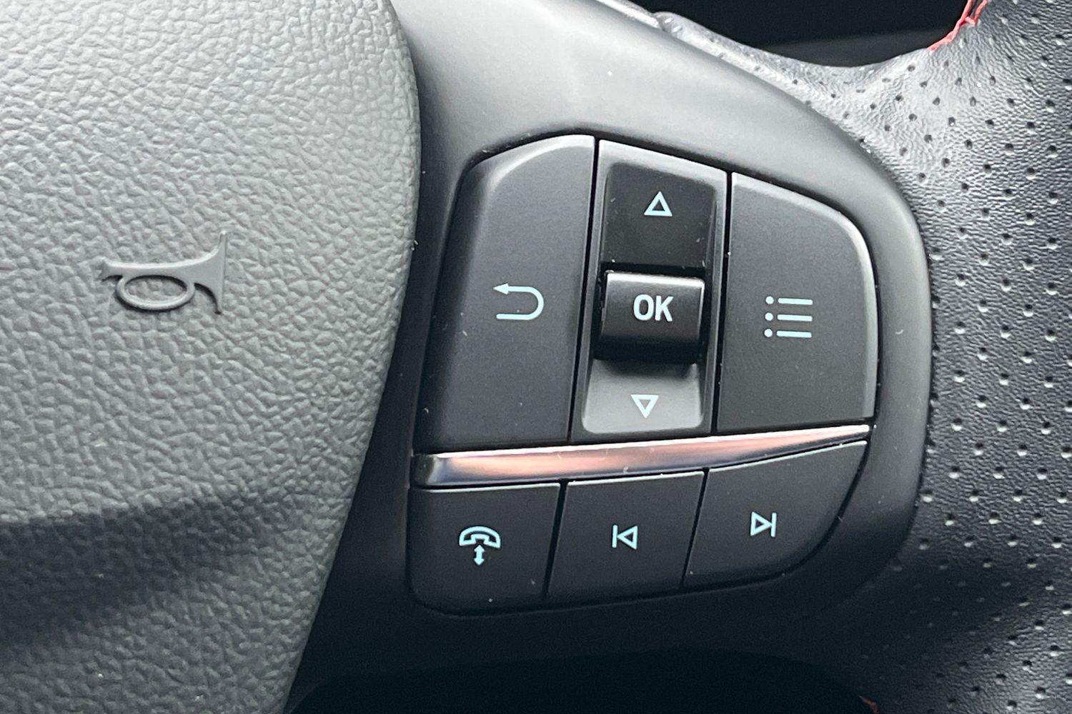 Ford KUGA Photo 38