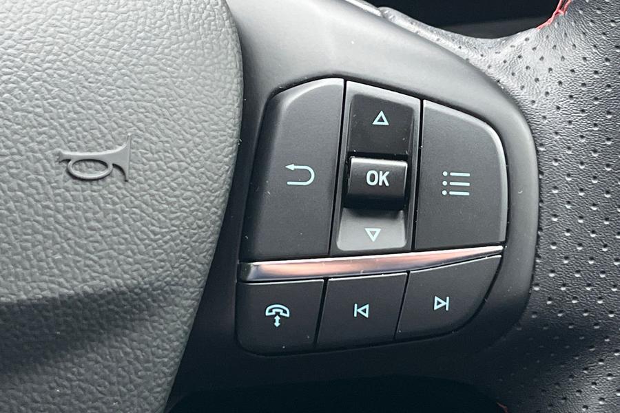 Ford KUGA Photo autoimg-f3a9bd7a13c9e138684af56952d2df27c75f21e2.jpg