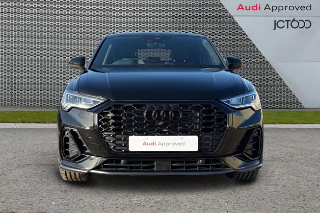 AUDI Q3 Photo 8