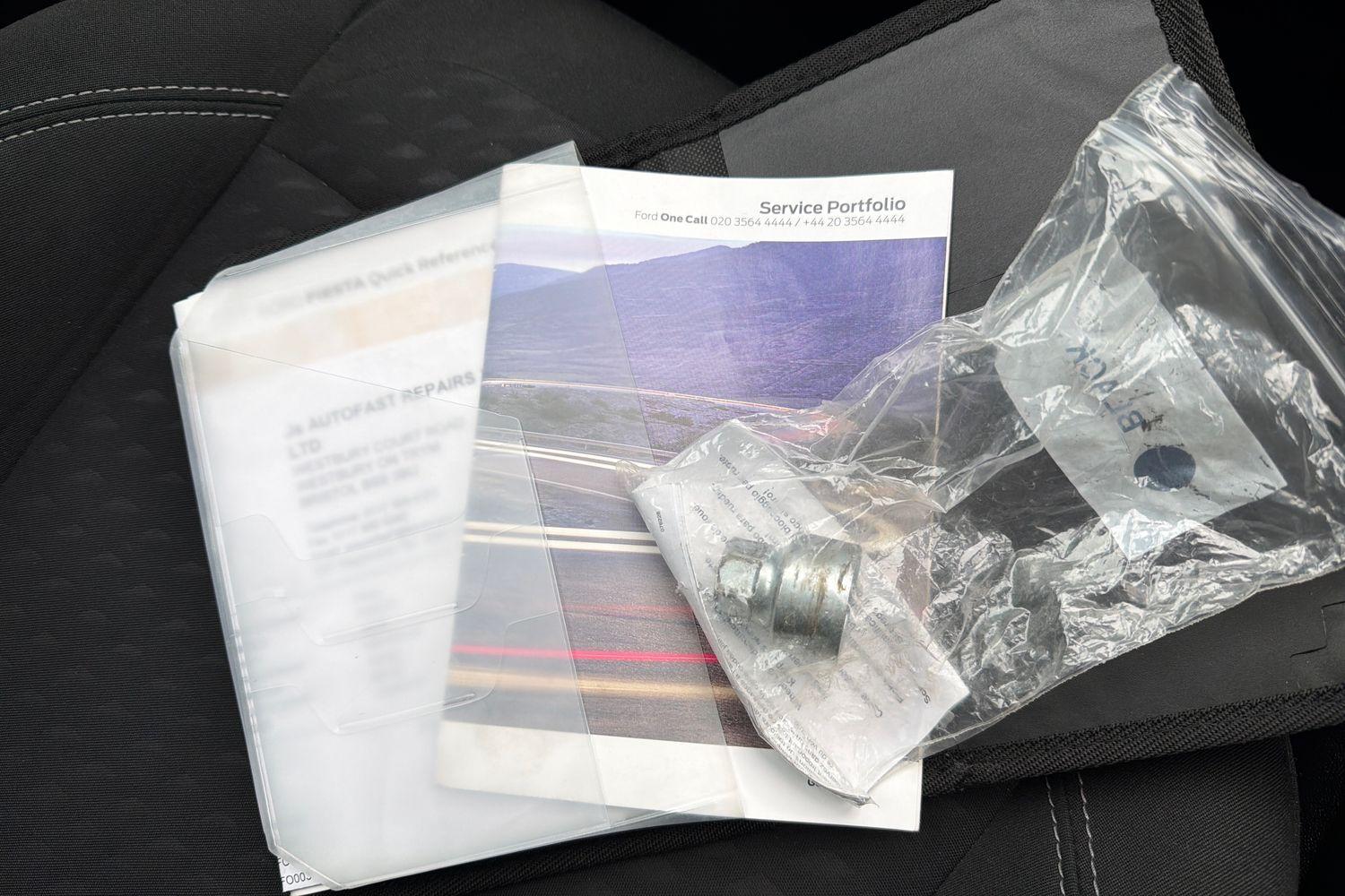 Ford FIESTA Photo 21