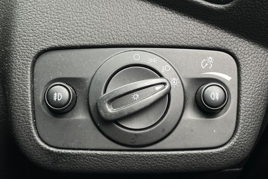 Ford Kuga Photo autoimg-f3b187d4acc642ac92faac6a5d10f12ad1338031.jpg