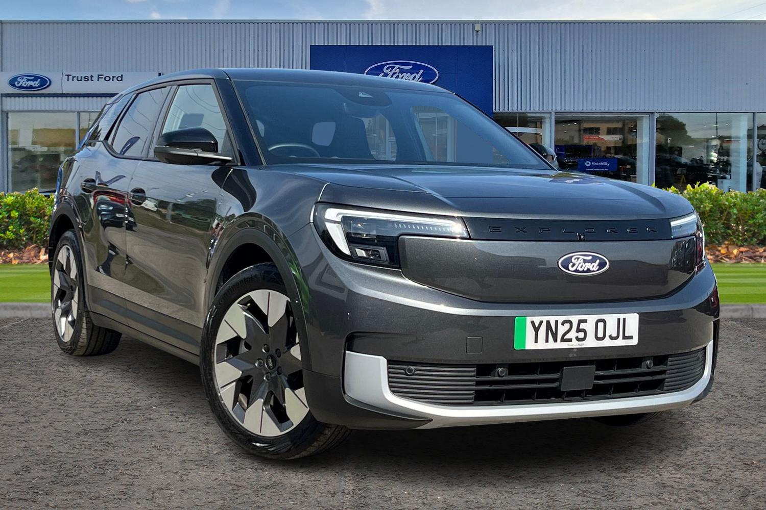 Ford EXPLORER Photo 0