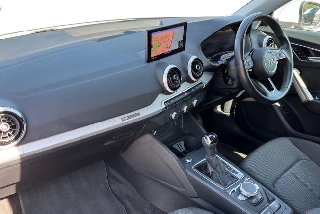 AUDI Q2 Photo 2