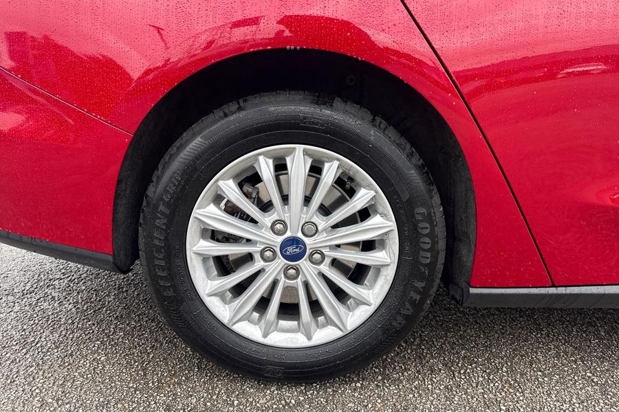 Ford FOCUS Photo autoimg-f3bdcc1feaf899c576f408f3e05841beda926167.jpg