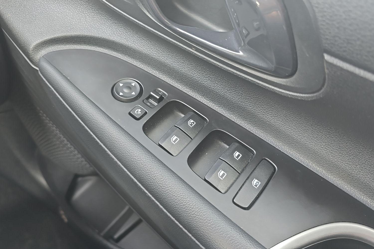 Hyundai BAYON Photo 15