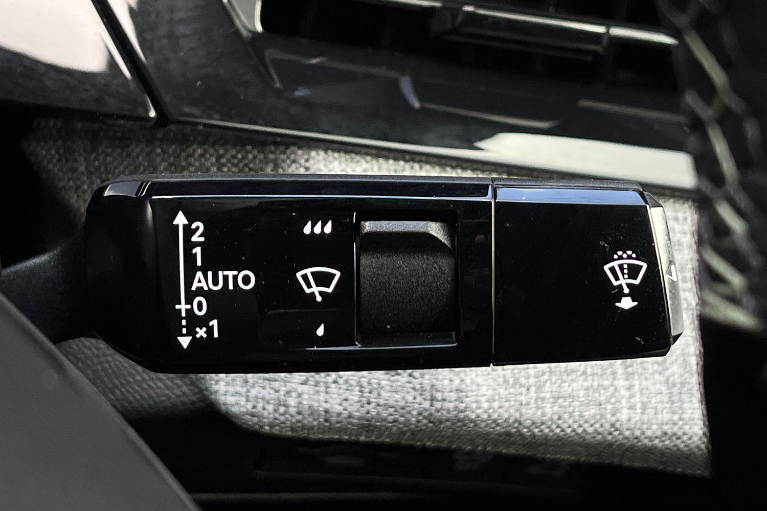 Peugeot E-3008 Photo 14