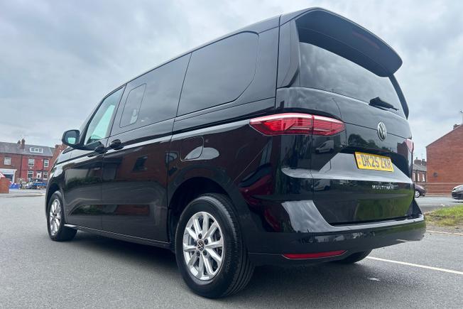 VOLKSWAGEN Multivan Photo 24