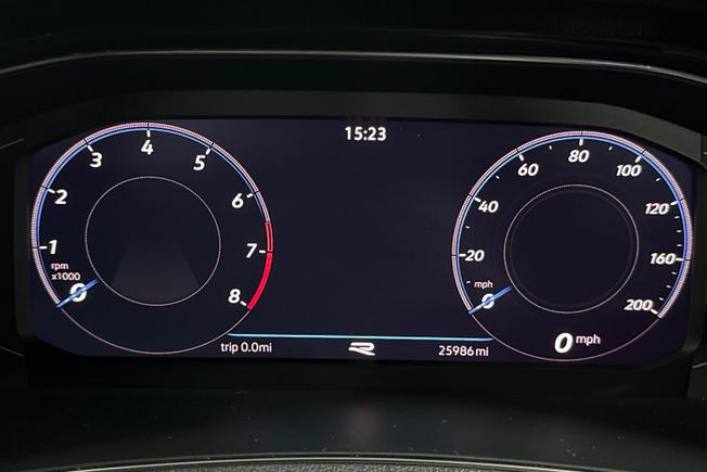 VOLKSWAGEN T-Roc Photo 15